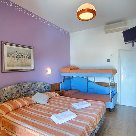 Hotel Meritime Белариа-Игеа Марина Екстериор снимка