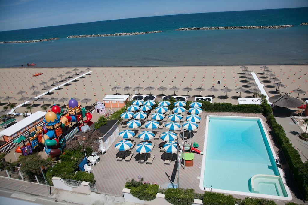 Hotel Meritime Белариа-Игеа Марина Екстериор снимка