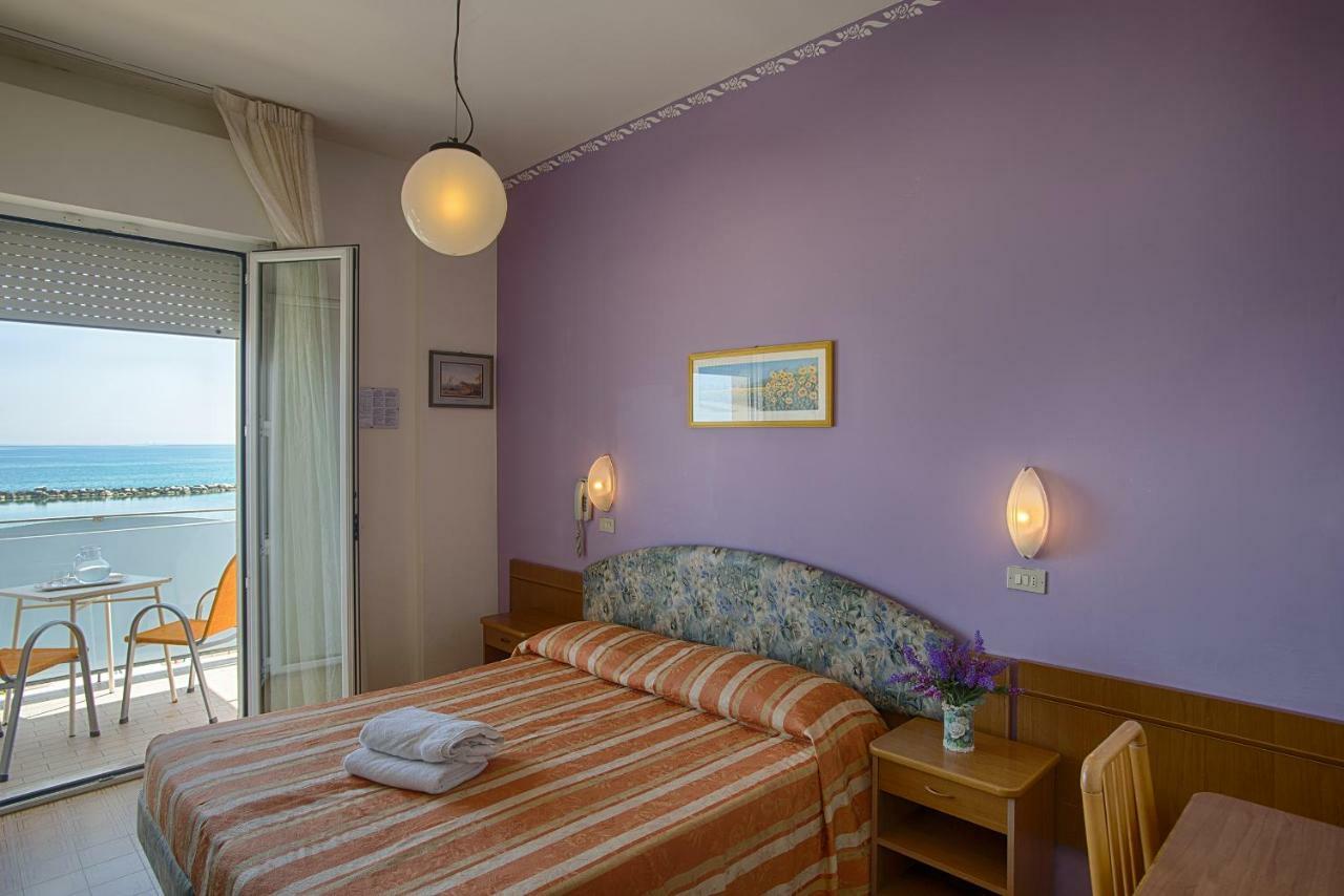 Hotel Meritime Белариа-Игеа Марина Екстериор снимка