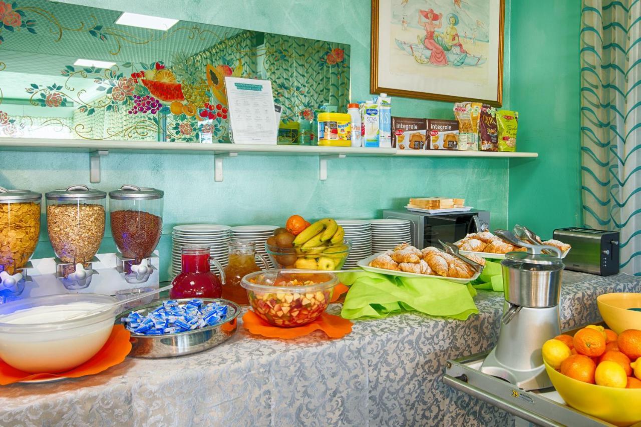 Hotel Meritime Белариа-Игеа Марина Екстериор снимка